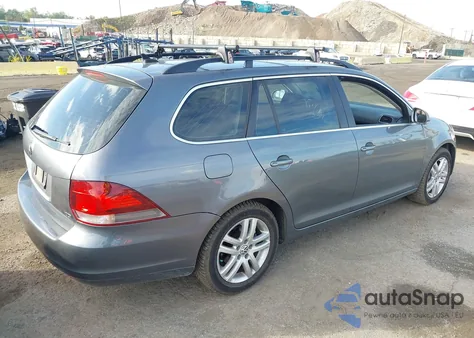 2012 Volkswagen Jetta Sportwagen 2.0L Tdi z USA, uszkodzony, nr VIN 3VWPL7AJXCM668196